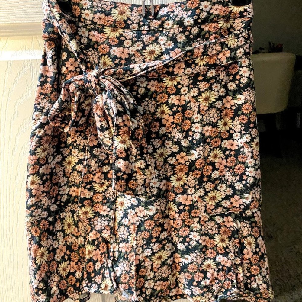 Abercrombie Ruffle Hem Mini Skirt